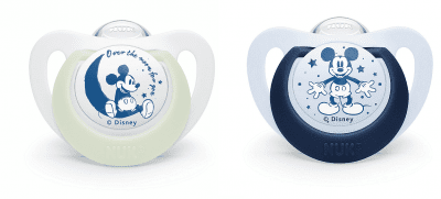 Силиконови залъгалки NUK - Mickey Night & Day, 18-36 месеца, 2 броя, Бяло и Синьо + кутийка за съхранение и стерилизация