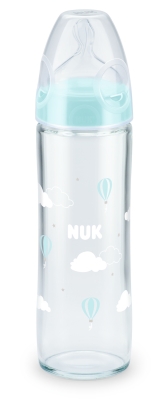 Стъклено шише със силиконов биберон NUK - New Classic FC+, 240 ml, размер М, 0-6 m, Сини облачета