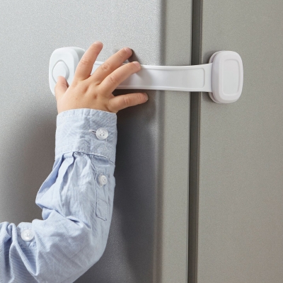 Заключващо многофункционално устройство с таен бутон Safety 1st