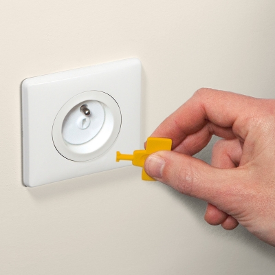 Комплект предпазители за контакти Safety 1st, 12 броя, с ключ за премахване, 4 броя