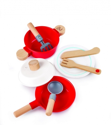 Дървен игрален комплект Hape - Малък готвач, 8 части