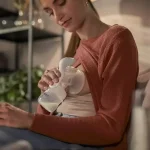 Ръчна помпа за изцеждане Philips Avent - Natural Motion с контейнери VIA + ПОДАРЪК 24 бр. еднократни подплънки