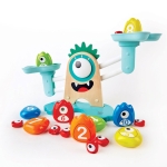 Дървен игрален комплект Hape - Детска везна, Сладко чудовище