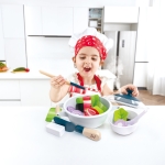 Детски готварски комплект Hape - Тенджера за фондю с аксесоари, 17 части