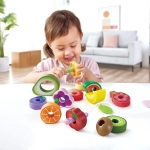 Дървен комплект за нанизване Hape - Празник с плодове и гъсеници