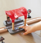 Игрален комплект Hape - Интерактивна ЖП гара