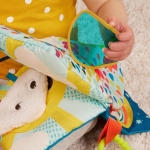 Сензорна бебешка книжка Battat - Дъга