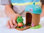 Игрален комплект Battat - Li′l Woodzeez, Фигурки с къщичка