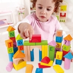 Игрален комплект Hape - Дървени кубчета с цифри и букви, 80 броя