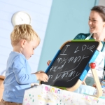 Дъска за рисуване Hape - Двустранна