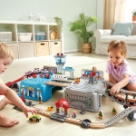 Игрален комплект Hape - Транспортна композиция, 80 части