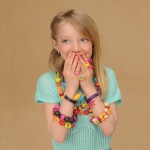 Творчески комплект Battat - Многоцветни мъниста Pop Art, 150 броя