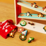 Дървен коледен календар Hape - Увеселителен парк