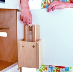 Дървена играчка Hape - Хладилник с фризер