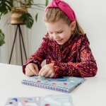 Творчески комплект 2 в 1 Totum - Frozen, Книжка за оцветяване и стикери