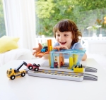 Игрален комплект Hape - Железопътен сервиз