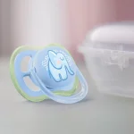 Залъгалка Philips Avent - Ultra Air, с декорация Синьо Слонче с кутия за стерилизиране, 0-6 m