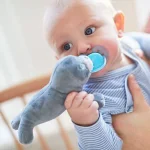 Залъгалка Philips Avent - Ultra Soft, с Плюшена играчка за гушкане Тюленче, 0-6 m