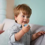 Залъгалки Philips Avent - Ultra Air, с декорация Лъв и мече с кутия за стерилизиране, 18m+, 2 броя
