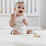 Бебешка играчка Hape - Чесалка за зъби