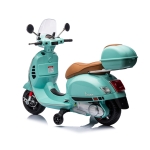 Акумулаторен мотор Chipolino - Vespa GTS Super, Зелен