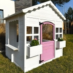 Детска дървена къщичка за игра Ginger Home - С прозорци и саксии, Бяла