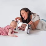 Образователна играчка Taf Toys - Двустранна книжка с огледало