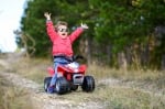 Акумулаторна кола за яздене ATV HONDA, червена
