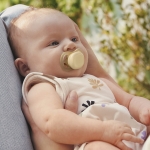 Залъгалки Philips Avent - Ultra Start, за момиче, пастелни цветове с кутия за стерилизиране, 0-2 m, 2 броя
