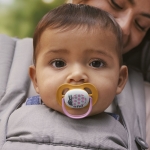 Залъгалки Philips Avent - Ultra Air, с декорация Калинка и цвете с кутия за стерилизиране, 6-18 m, 2 броя