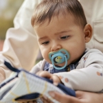 Залъгалки Philips Avent - Ultra Air, с декорация Тукан и тигър с кутия за стерилизиране, 6-18 m, 2 броя