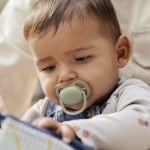 Залъгалки Philips Avent - Ultra Air Night, Day & Night, неутрални с кутия за стерилизиране, 6-18 m, 2 броя