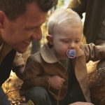 Залъгалки Philips Avent - Ultra Air, с декорация Маймунка и хамелеон с кутия за стерилизиране, 18 m+, 2 броя