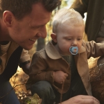 Залъгалки Philips Avent - Ultra Air, с декорация Маймунка и жаба с кутия за стерилизиране, 18 m+, 2 броя