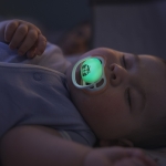 Залъгалки Philips Avent - Ultra Air Night, с декорация Tигър и ленивец с кутия за стерилизиране, 0-6 m, 2 броя