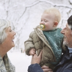 Залъгалки Philips Avent - Ultra Air Night, с декорация Маймунка и леопард с кутия за стерилизиране, 18 m+, 2 броя