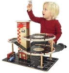 Дървен комплект Hape - Триетажен паркинг